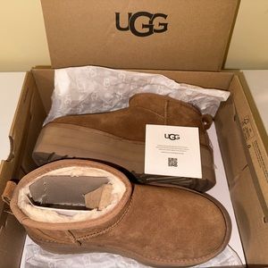 UGG Ultra Mini Platform Boot- Chestnut size 7 BRAND NEW CONDITION